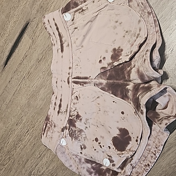 Lululemon Marbled Dye Inner Glow Shorts Size 10 - Picture 8 of 8